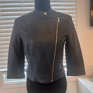 Zara Women’s Black Cropped Faux Leather Jacket- -Size Small